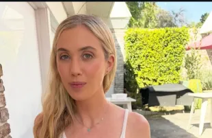 Laura Clery was involved in a freak accident at home (Image via Instagram/@lauraclery)