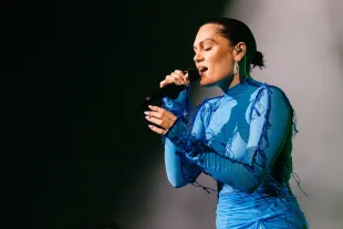 Jessie J calls security on fighting fans - Source: Getty