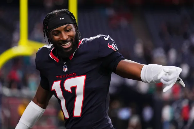 Cops Release Photos of Alleged Shooter After Jets' Kris Boyd Gunned Down in NYC (Photo by Cooper Neill/Getty Images)