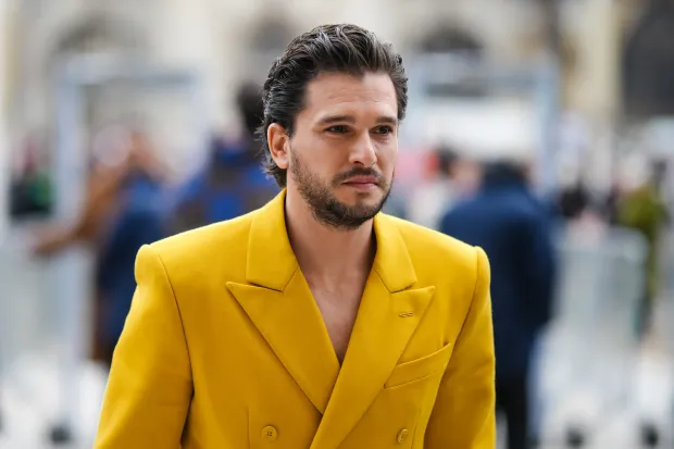 PARIS, FRANCE - JANUARY 19: Kit Harington is seen, outside Louis Vuitton, during the Paris Fashion Week - Menswear Fall Winter 2023 2024 : Day Three on January 19, 2023 in Paris, France. (Photo by Edward Berthelot/Getty Images)
